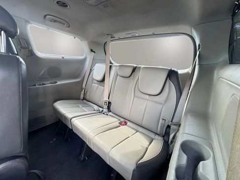Used 2016 Kia Sedona EX FWD image 13