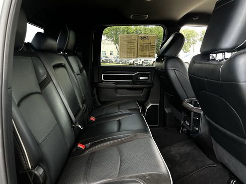 Used 2025 RAM 3500 Laramie w/ Night Edition AWD/4WD image 33