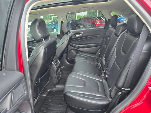 Used 2019 Ford Edge Titanium FWD image 11