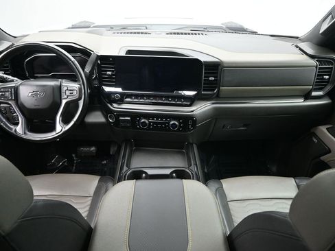 Used 2024 Chevrolet Silverado 2500 ZR2 w/ Technology Package image 25