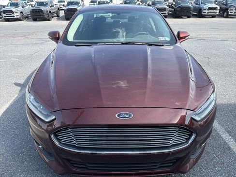 Used 2015 Ford Fusion SE FWD image 12