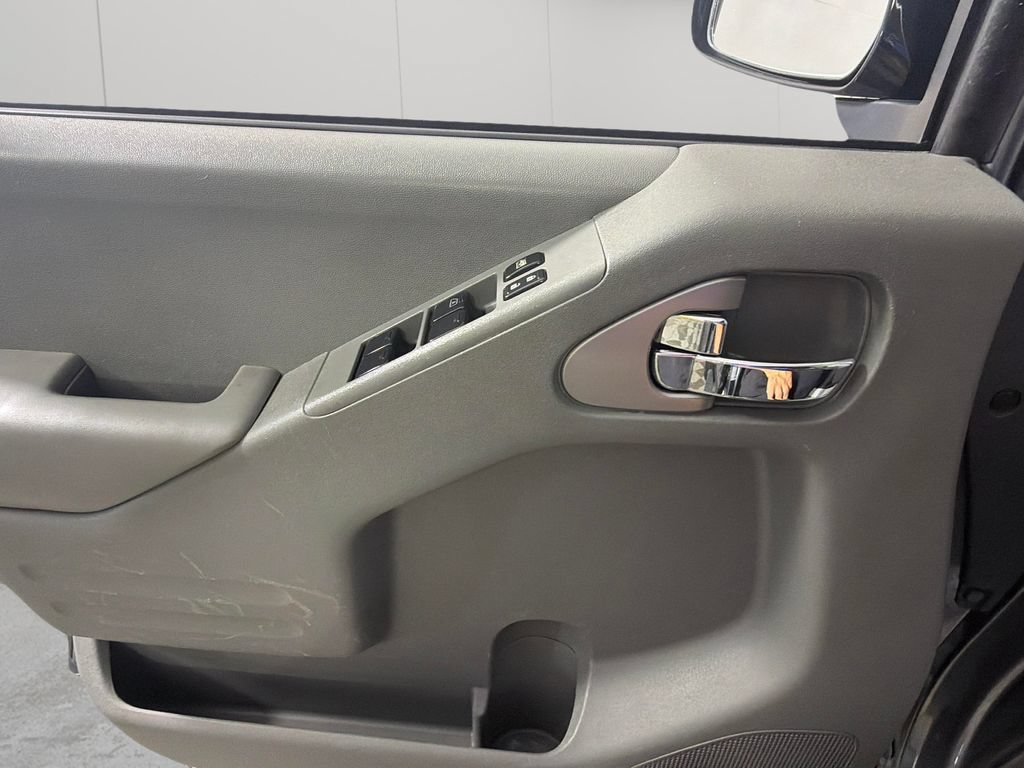 Used 2020 Nissan Frontier SV w/ Midnight Edition Floor Mats RWD image 25