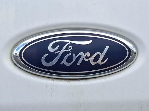 Used 2016 Ford Transit 150 130 Low Roof RWD image 27