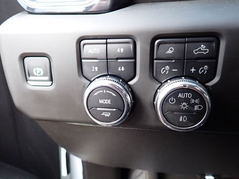 Used 2025 GMC Sierra 2500 Denali Ultimate AWD/4WD image 17