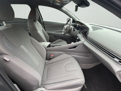 Certified 2023 Hyundai Elantra SEL w/ Convenience Package FWD image 36