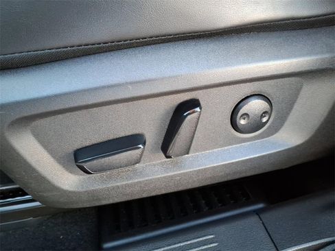 Certified 2022 Nissan Rogue SV w/ SV Premium Package image 12