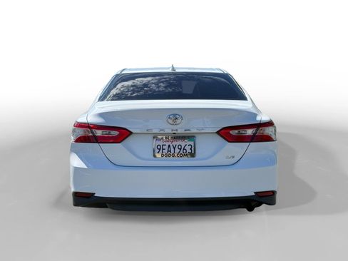 Used 2019 Toyota Camry LE w/ Carpet Mat Package FWD image 4