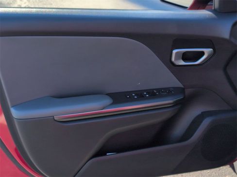 Used 2025 Kia K4 LXS image 16