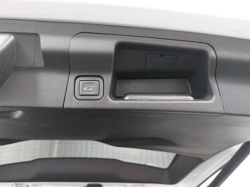 Used 2023 GMC Acadia SLE w/ Driver Convenience Package image 15