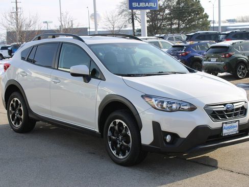 Used 2023 Subaru Crosstrek 2.0i Premium image 3