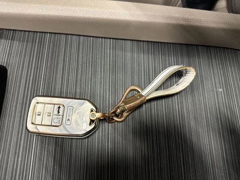 Used 2022 Honda Pilot Touring image 41