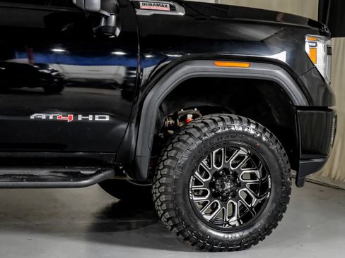 Used 2020 GMC Sierra 2500 AT4 w/ AT4 Preferred Package AWD/4WD image 7