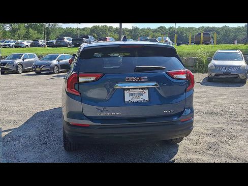 Used 2024 GMC Terrain SLE w/ Driver Convenience Package AWD/4WD image 7