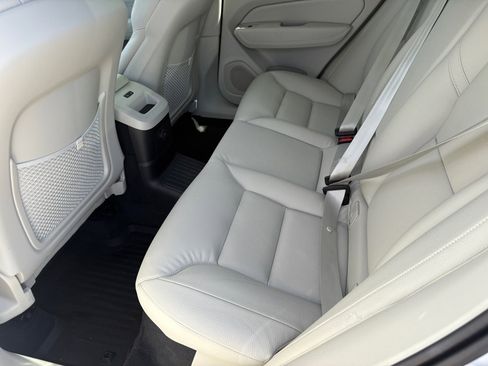 Certified 2024 Volvo XC60 T8 Plus w/ Protection Package Premier image 31