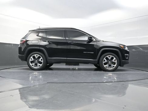 Used 2018 Jeep Compass Limited w/ Navigation Group AWD/4WD image 37