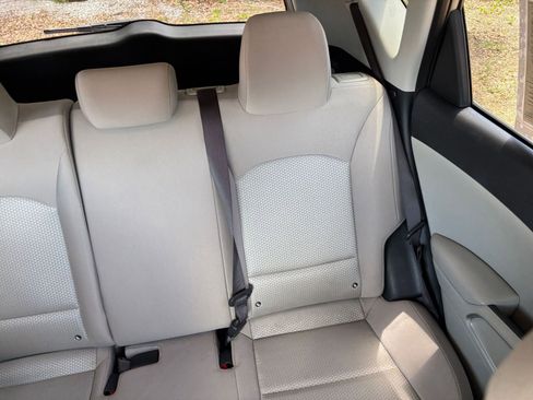 Used 2025 Kia Soul LX w/ LX Technology Package FWD image 36