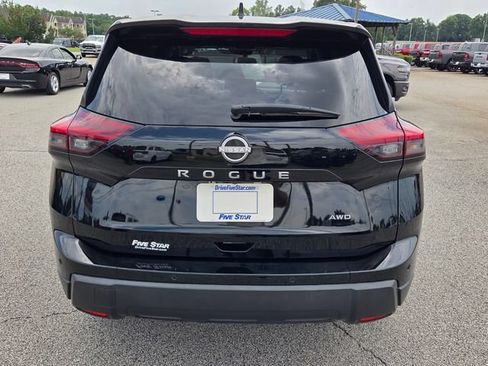 Used 2024 Nissan Rogue S AWD/4WD image 11