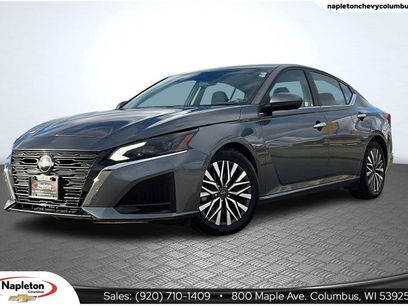 Used 2023 Nissan Altima 2.5 SV