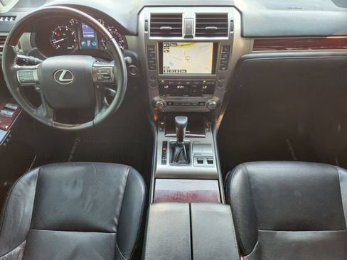 Used 2018 Lexus GX 460 Premium w/ Premium Package AWD/4WD image 27