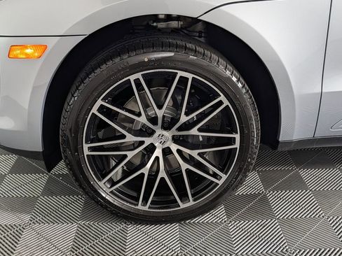 New 2026 Porsche Macan AWD/4WD image 10