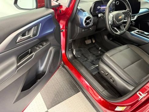 Used 2024 Chevrolet Equinox EV LT AWD/4WD image 30