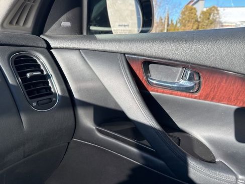 Used 2017 INFINITI QX50 AWD w/ Technology Package image 16