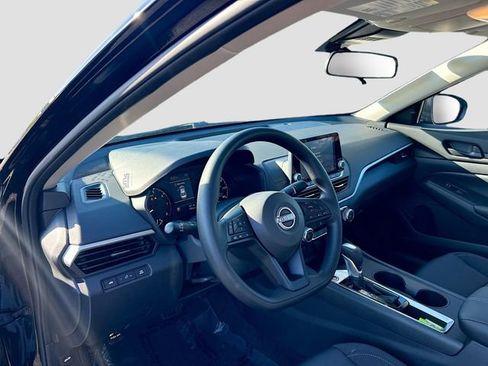 Certified 2025 Nissan Altima 2.5 S FWD image 6