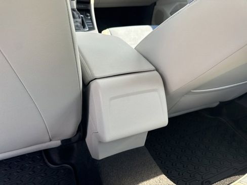 Certified 2025 Volkswagen Jetta SE image 23