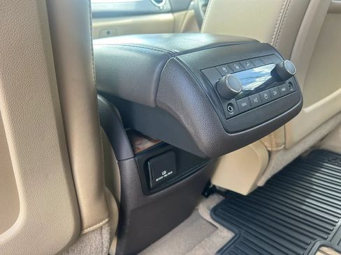 Used 2011 Buick Enclave CXL FWD image 19