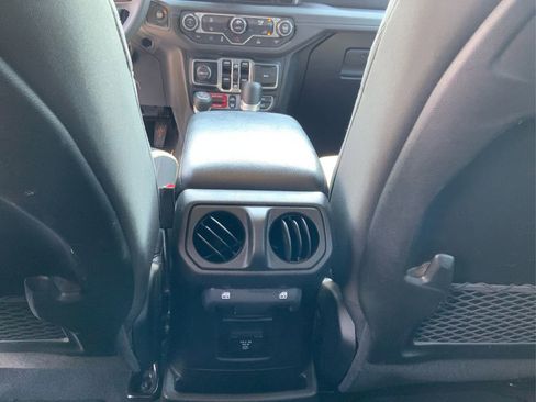 Used 2024 Jeep Wrangler Unlimited Rubicon 4xe image 19