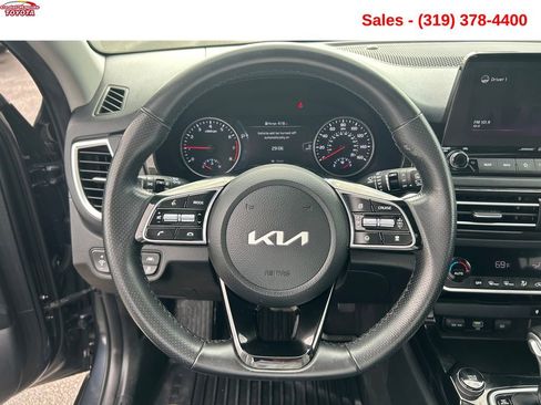 Used 2022 Kia Seltos SX w/ Sunroof Package AWD/4WD image 14