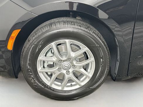 New 2026 Chrysler Pacifica Select image 17