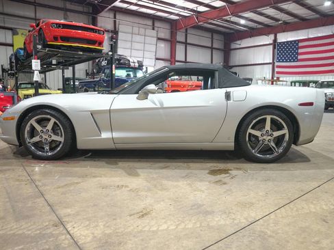 Used 2007 Chevrolet Corvette Convertible w/ Preferred Equipment Group image 21
