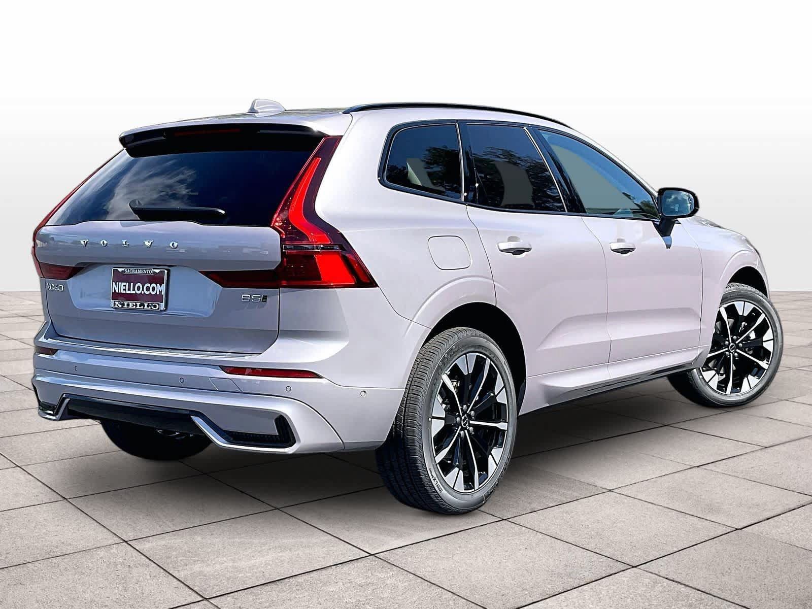 New 2027 Volvo XC60 B5 Plus AWD/4WD image 4