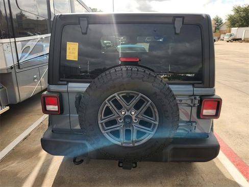 Used 2024 Jeep Wrangler Sport AWD/4WD image 5