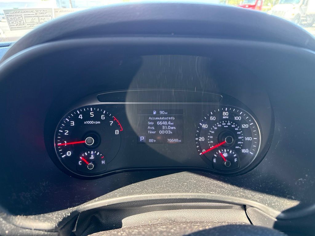 Used 2020 Kia Soul LX FWD image 11