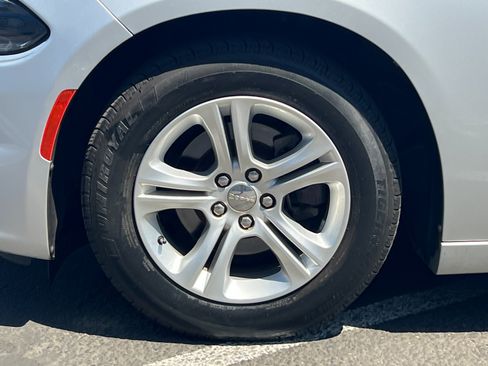 Used 2019 Dodge Charger SXT RWD image 25