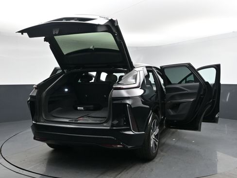 Used 2024 Cadillac Lyriq Luxury image 27