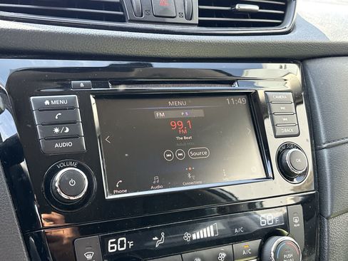 Used 2019 Nissan Rogue SV FWD image 14