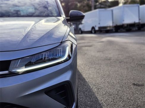 Used 2025 Volkswagen Jetta Sport image 10