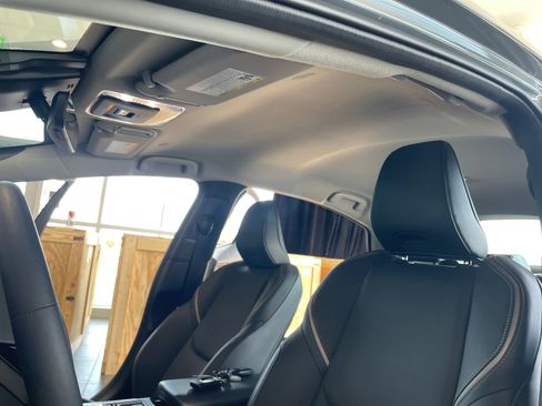 Certified 2025 Toyota Prius XLE image 33