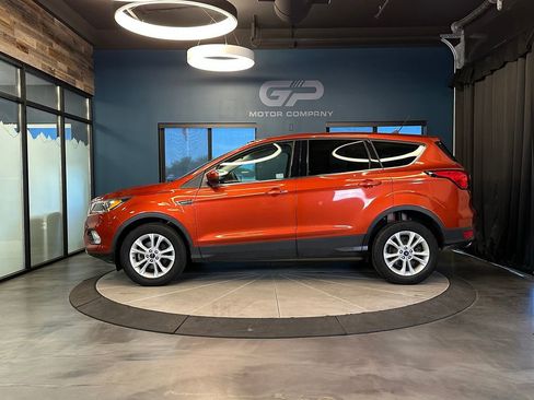 Used 2019 Ford Escape SE FWD image 6