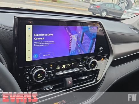 New 2026 Toyota Highlander Limited image 8