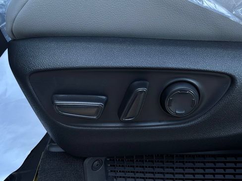 New 2026 Toyota Sienna XLE FWD image 10