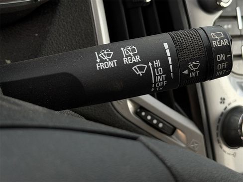 Used 2015 GMC Terrain SLE image 25