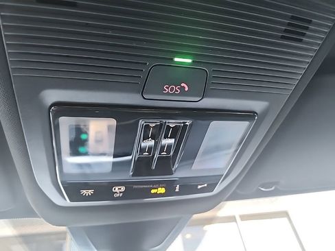 Used 2024 Volkswagen Atlas Cross Sport SEL image 26