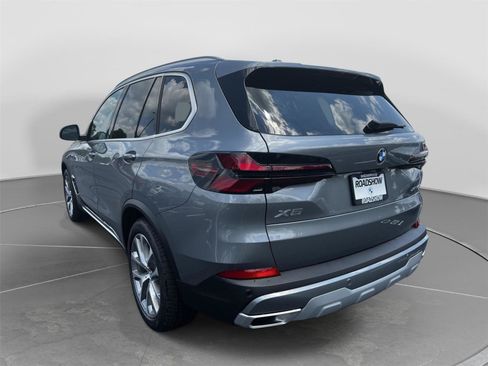 New 2026 BMW X5 xDrive40i w/ Premium Package AWD/4WD image 7