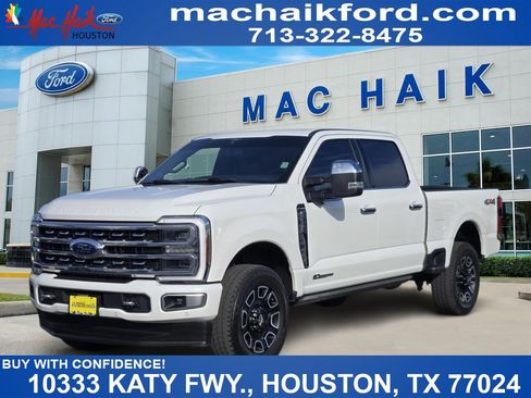 Used 2024 Ford F250 Platinum image 1