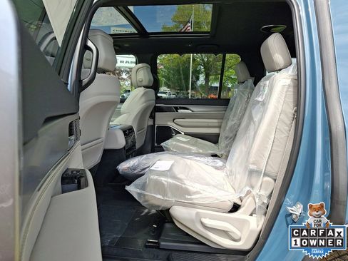 New 2026 Jeep Grand Wagoneer Limited AWD/4WD image 5
