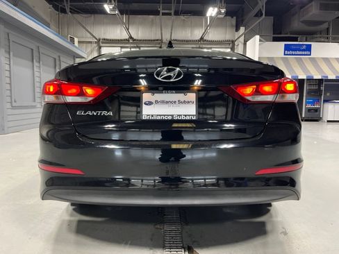 Used 2017 Hyundai Elantra SE FWD image 6